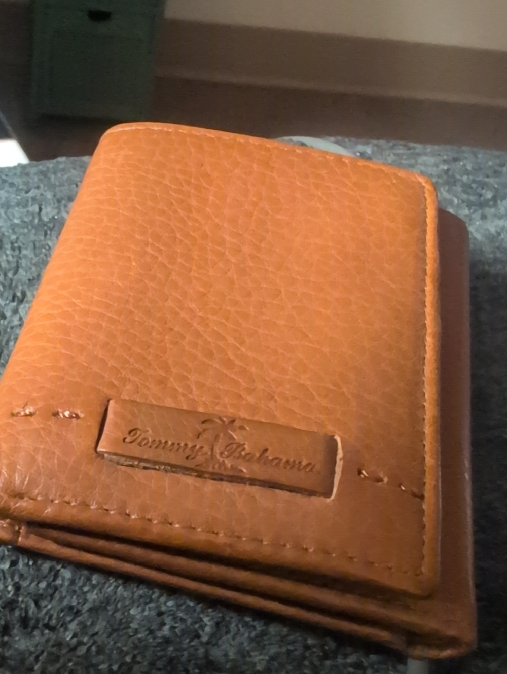 Tommy Bahama Men's Cognac Leather Bifold Wallet